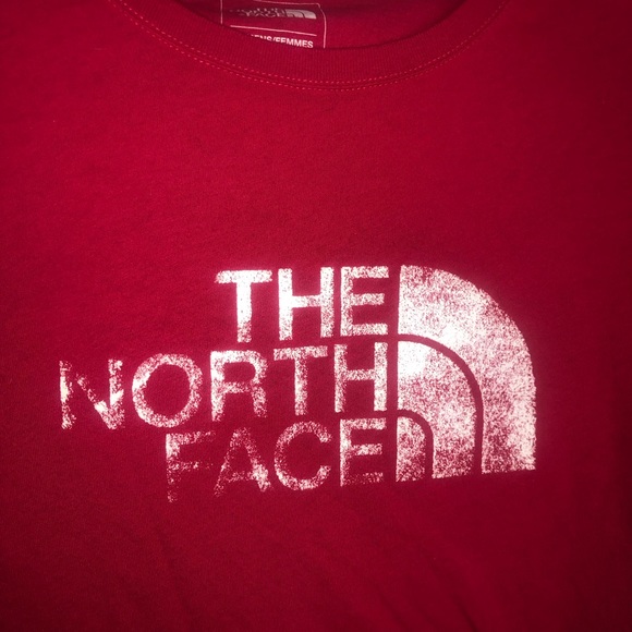 North face red women’s tshirt - Picture 3 of 8